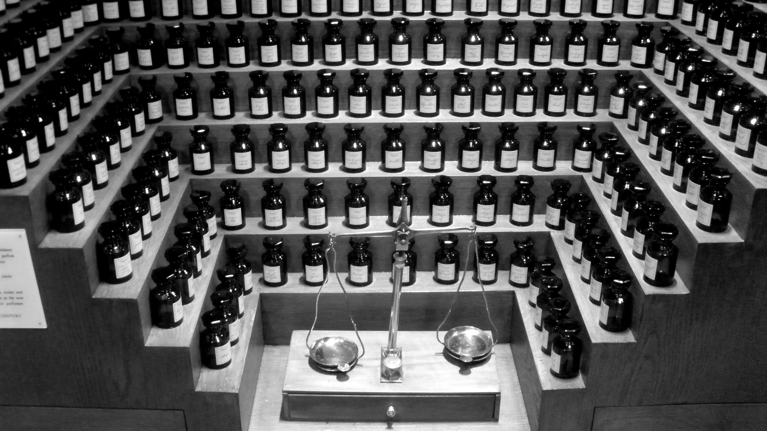 Great-Museum-of-Perfume-of-Paris-proposes-olfactory-visit-2 Great-Museum-of-Perfume-of-Paris-proposes-olfactory-visit-2 Great Museum of Perfume proposes olfactory visit Paris Great Museum of Perfume of Paris proposes olfactory visit Great Museum of Perfume of Paris proposes olfactory visit 2