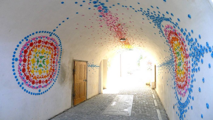 Street-art-French-artist-colors-the-cities-with-origamis-10 Street-art-French-artist-colors-the-cities-with-origamis-10 Street art: French artist colors the cities with origamis street art Street art: French artist colors the cities with origamis Street art French artist colors the cities with origamis 10