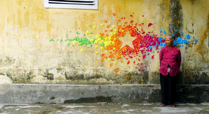 Street-art-French-artist-colors-the-cities-with-origamis-3 Street-art-French-artist-colors-the-cities-with-origamis-3 Street art: French artist colors the cities with origamis street art Street art: French artist colors the cities with origamis Street art French artist colors the cities with origamis 3