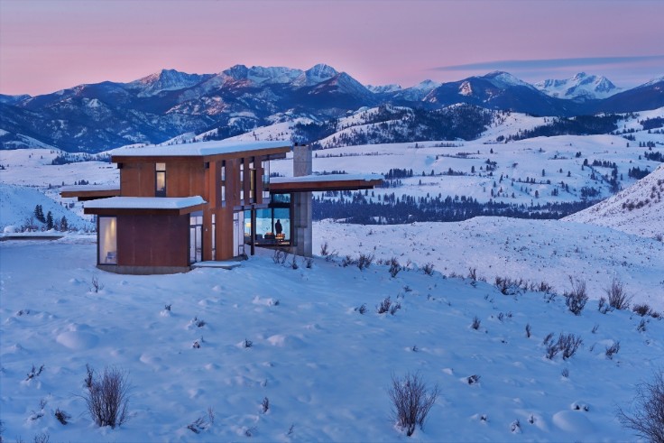 1-10 1-10 1 BREATHTAKING MID-CENTURY HOME SITS ON GLACIAL VALLEY mid-century home BREATHTAKING MID-CENTURY HOME SITS ON GLACIAL VALLEY 1 10