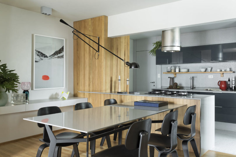 A São Paulo Apartment Inspired by Petroleum Blue São Paulo A São Paulo Apartment Inspired by Petroleum Blue 1 8