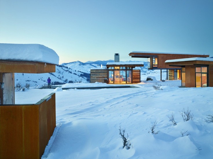 2-8 2-8 2 BREATHTAKING MID-CENTURY HOME SITS ON GLACIAL VALLEY mid-century home BREATHTAKING MID-CENTURY HOME SITS ON GLACIAL VALLEY 2 8