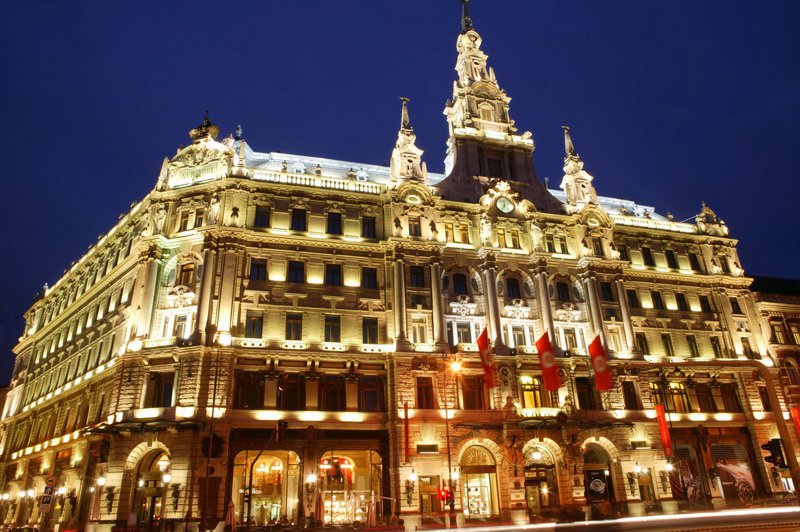 Luxury hotels - Boscolo in Budapest | You can visit us at our website, www.sornixelvuta.pro and check our Pinterest @midcenturyblog to get more #MidCenturyModern inspiration. Luxury hotels Luxury hotels – Boscolo in Budapest Luxury hotels Boscolo in Budapest