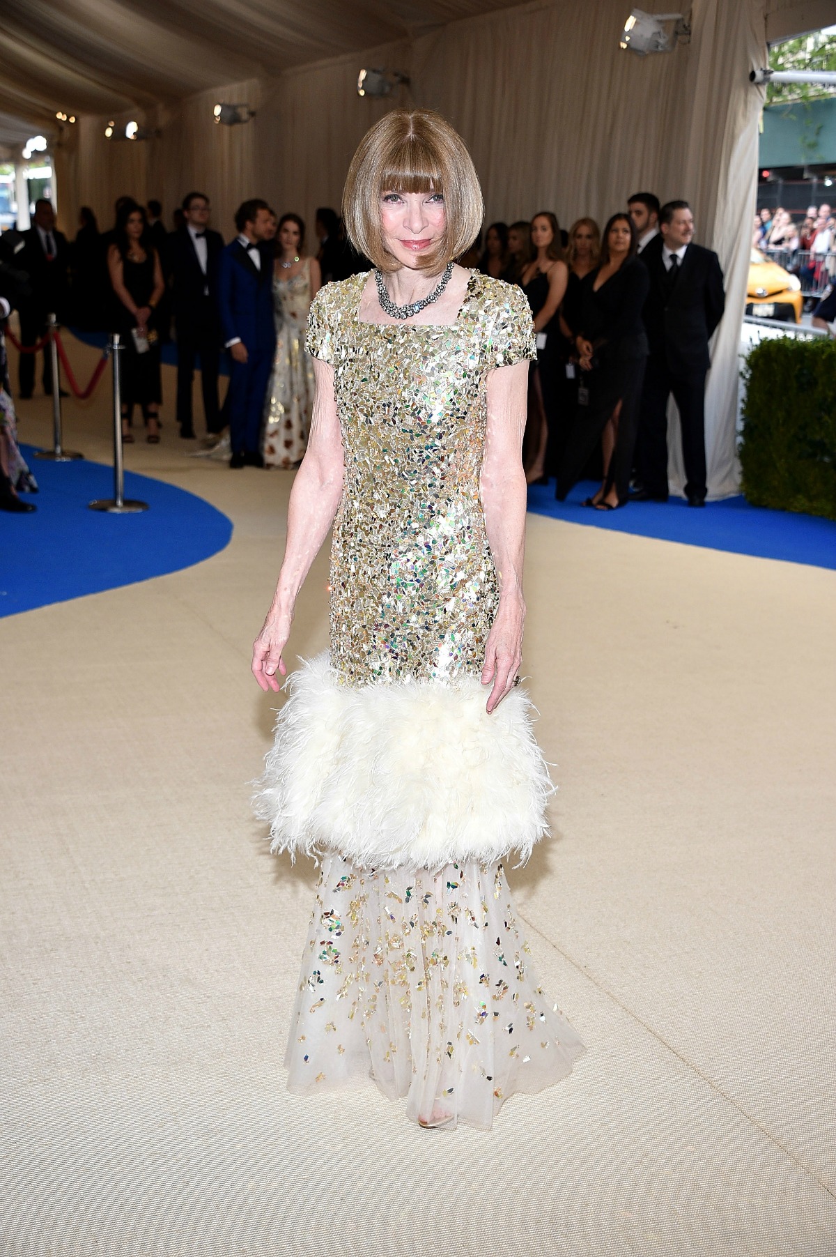 Met Gala 2017 - Highlights | You can visit us at our website, www.sornixelvuta.pro and check our Pinterest @midcenturyblog to get more #MidCenturyModern inspiration. Met Gala 2017 Met Gala 2017 – Highlights Met Gala 2017 Highlights