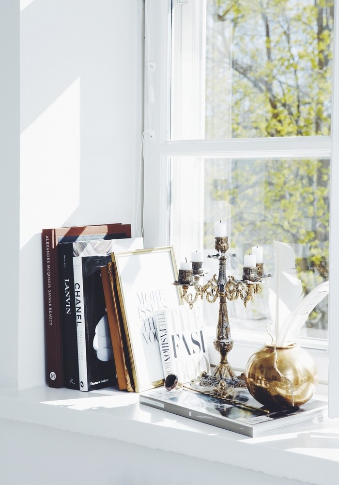 HOW TO DECORATE THE INTERIOR WITH BOOKS: 10 INTERESTING IDEAS interior with books How to decorate the interior with books: 10 interesting ideas HOW TO DECORATE THE INTERIOR WITH BOOKS AND MAGAZINES 15 INTERESTING IDEAS 4