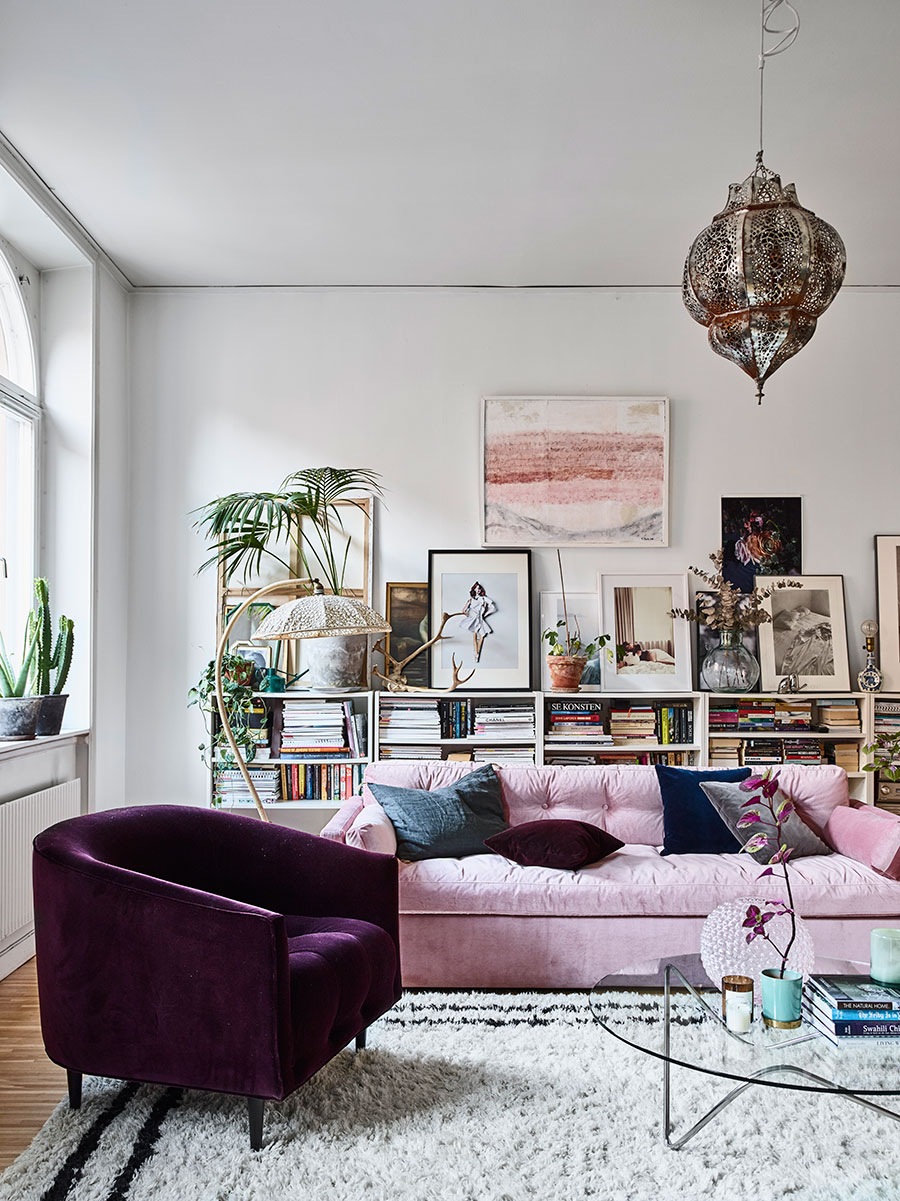 HOW TO DECORATE THE INTERIOR WITH BOOKS: 10 INTERESTING IDEAS interior with books How to decorate the interior with books: 10 interesting ideas How to decorate the interior with books and magazines 15 interesting ideas