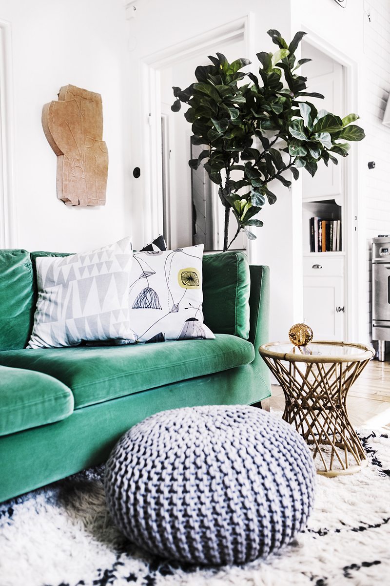 sofa Sofa as an accent element of the interior: “for” and “against” Sofa in interior 2