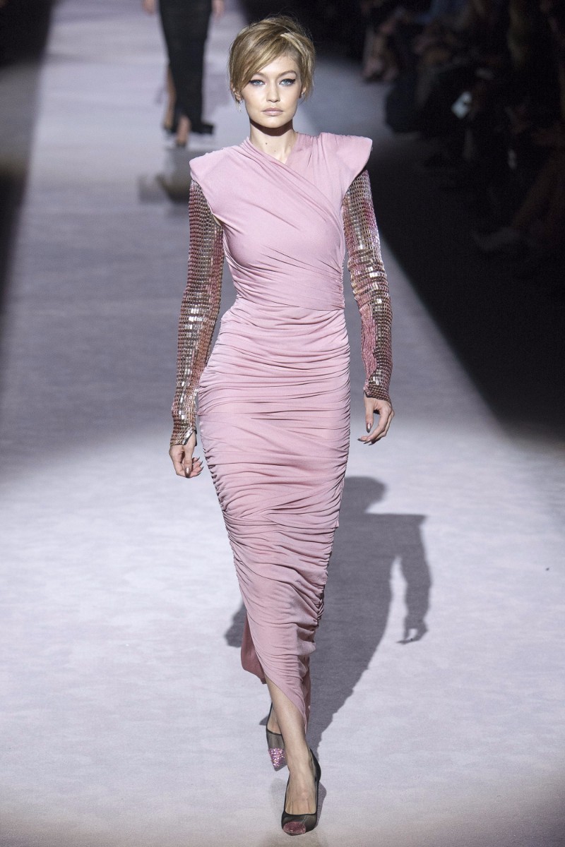 NYFW-Tom-Ford NYFW-Tom-Ford NY Fashion Week 2018: Best collections and runway looks! ny fashion week 2018 NY Fashion Week 2018: Best collections and runway looks! NYFW Tom Ford