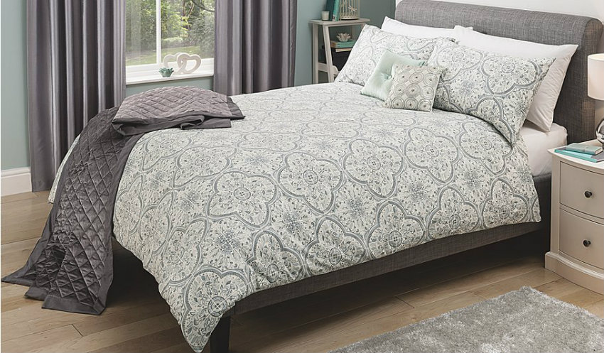 Fall-home-trends-Navy-and-mustard-home-accessories-IIi Fall-home-trends-Navy-and-mustard-home-accessories-IIi Fall home trends Navy and mustard home accessories fall home trends Fall home trends: Navy and mustard home interiors Fall home trends Navy and mustard home accessories IIi