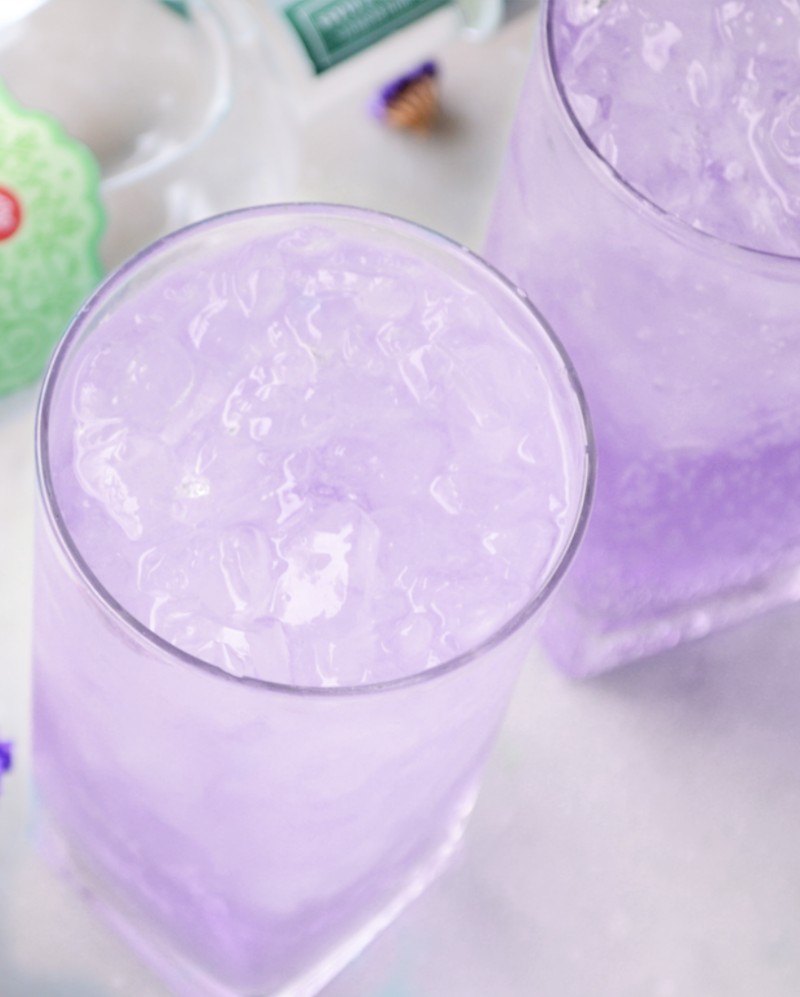 6 Delicious Spring Cocktails that Should be on Your Easter Table easter table 6 Delicious Spring Cocktails that Should be on Your Easter Table 1489017455 screen shot 2017 03 08 at 65607 pm
