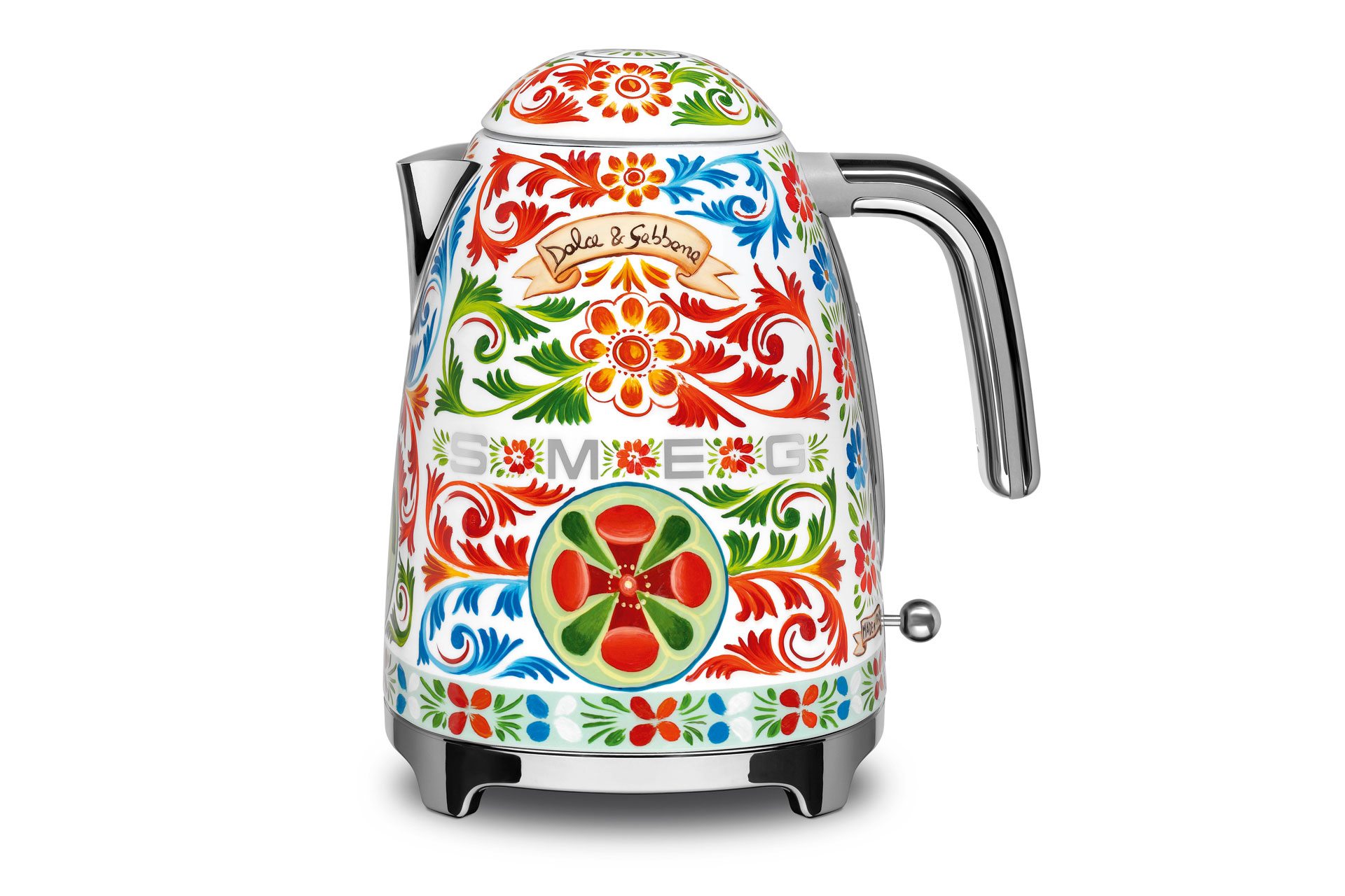 Dolce & Gabbana and Smeg Kitchen Appliances For Your Luxe Kitchen_1 smeg kitchen appliances Dolce & Gabbana and Smeg Kitchen Appliances For Your Luxe Kitchen Dolce Gabbana and Smeg Kitchen Appliances For Your Luxe Kitchen 2