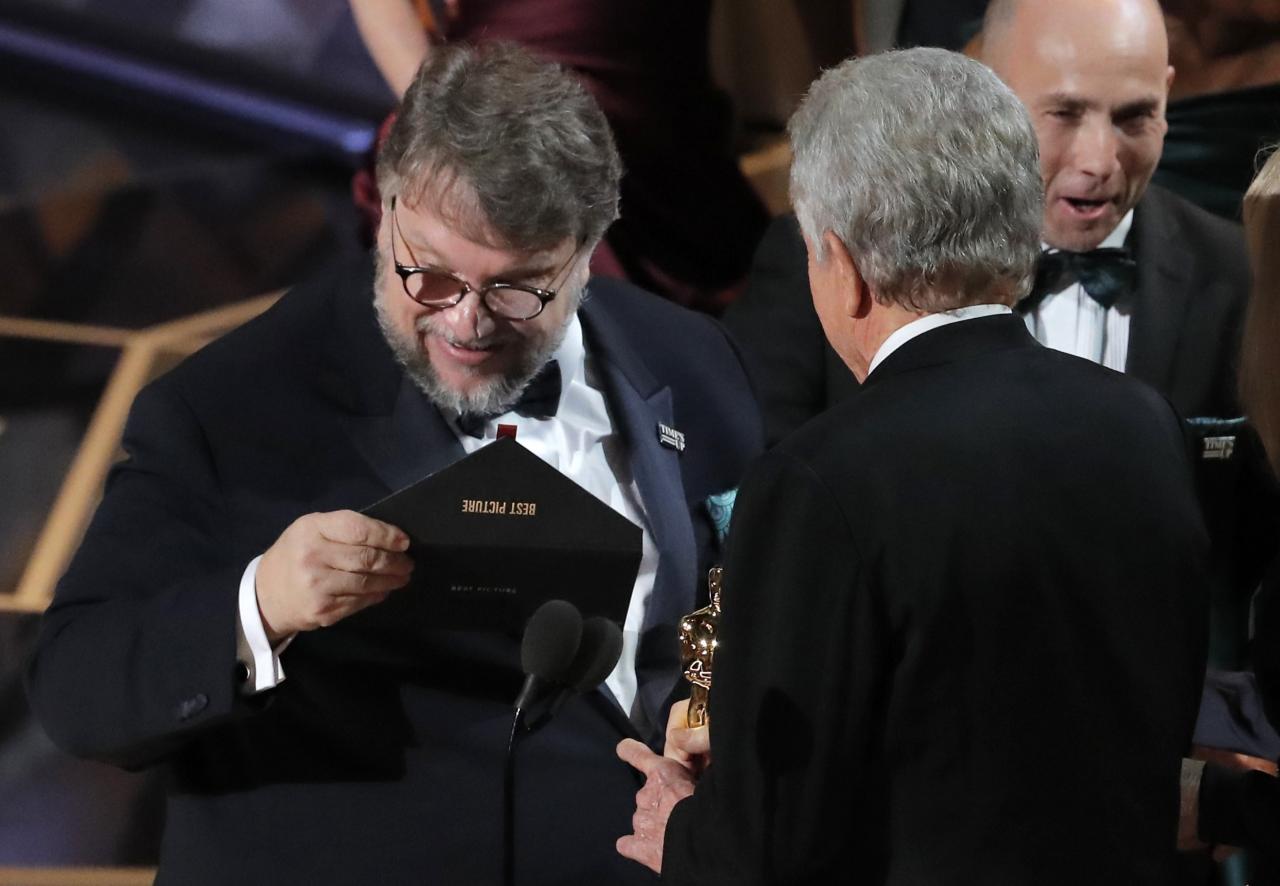 Oscars-2018-Our-10-Favorite-Moments-from-Last-Night_6 Oscars-2018-Our-10-Favorite-Moments-from-Last-Night_6 Oscars 2018- Our 10 Favorite Moments from Last Night_5 oscars 2018 Oscars 2018: Our 10 Favorite Moments from Last Night Oscars 2018 Our 10 Favorite Moments from Last Night 6
