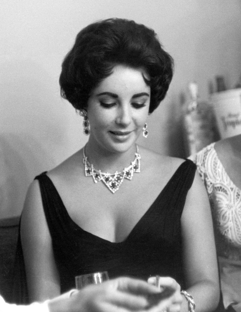 What Made These Women the Biggest Fashion Icons of the 20th Century fashion icons What Made These Women the Biggest Fashion Icons of the 20th Century cartier elizabeth taylor