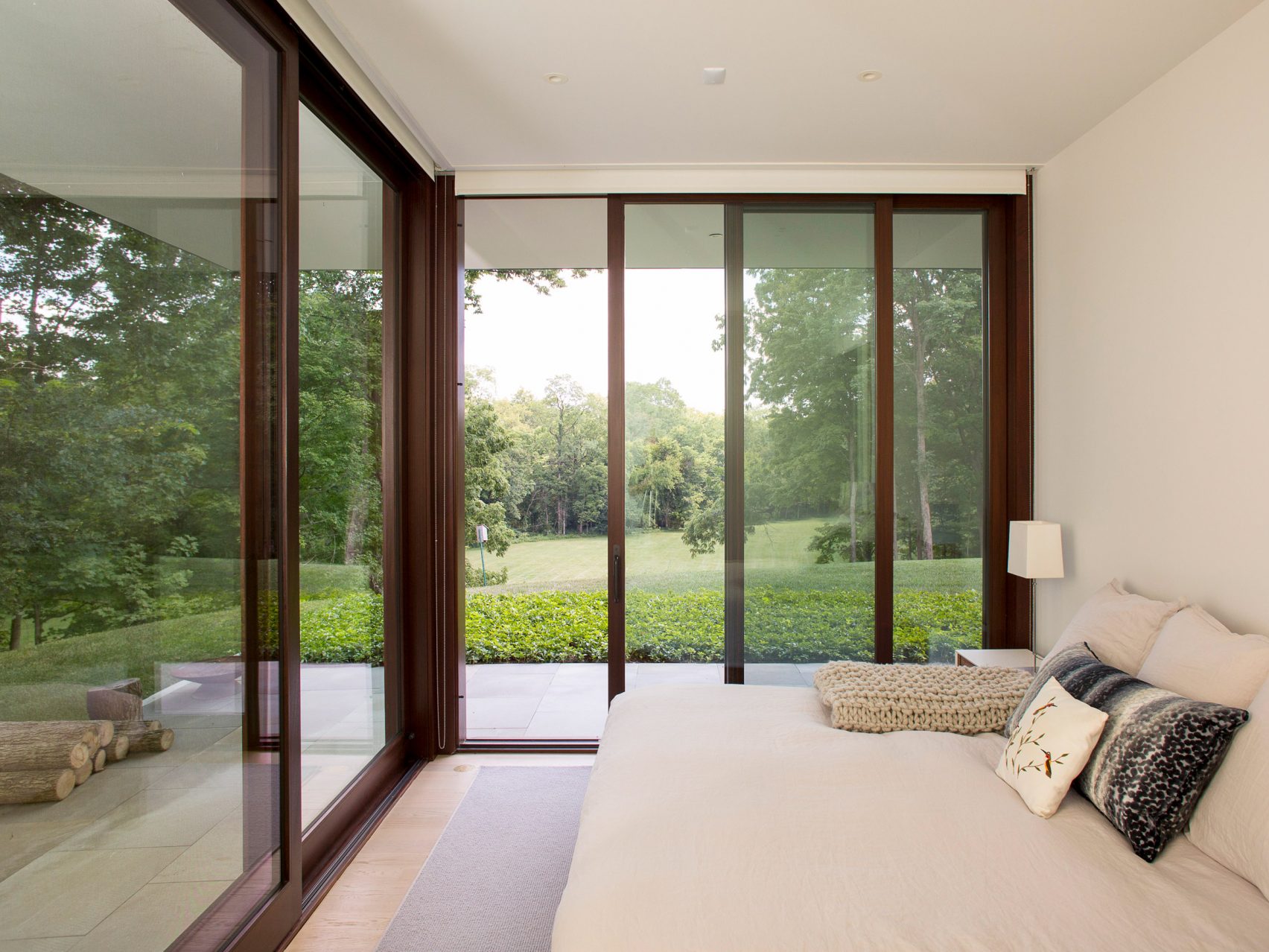 A-Mid-Century-Modern-Home-in-Indiana-by-Deborah-Berke-Partners_7 A-Mid-Century-Modern-Home-in-Indiana-by-Deborah-Berke-Partners_7 A Mid-Century Modern Home in Indiana by Deborah Berke Partners_1 mid-century modern home A Mid-Century Modern Home in Indiana by Deborah Berke Partners A Mid Century Modern Home in Indiana by Deborah Berke Partners 7