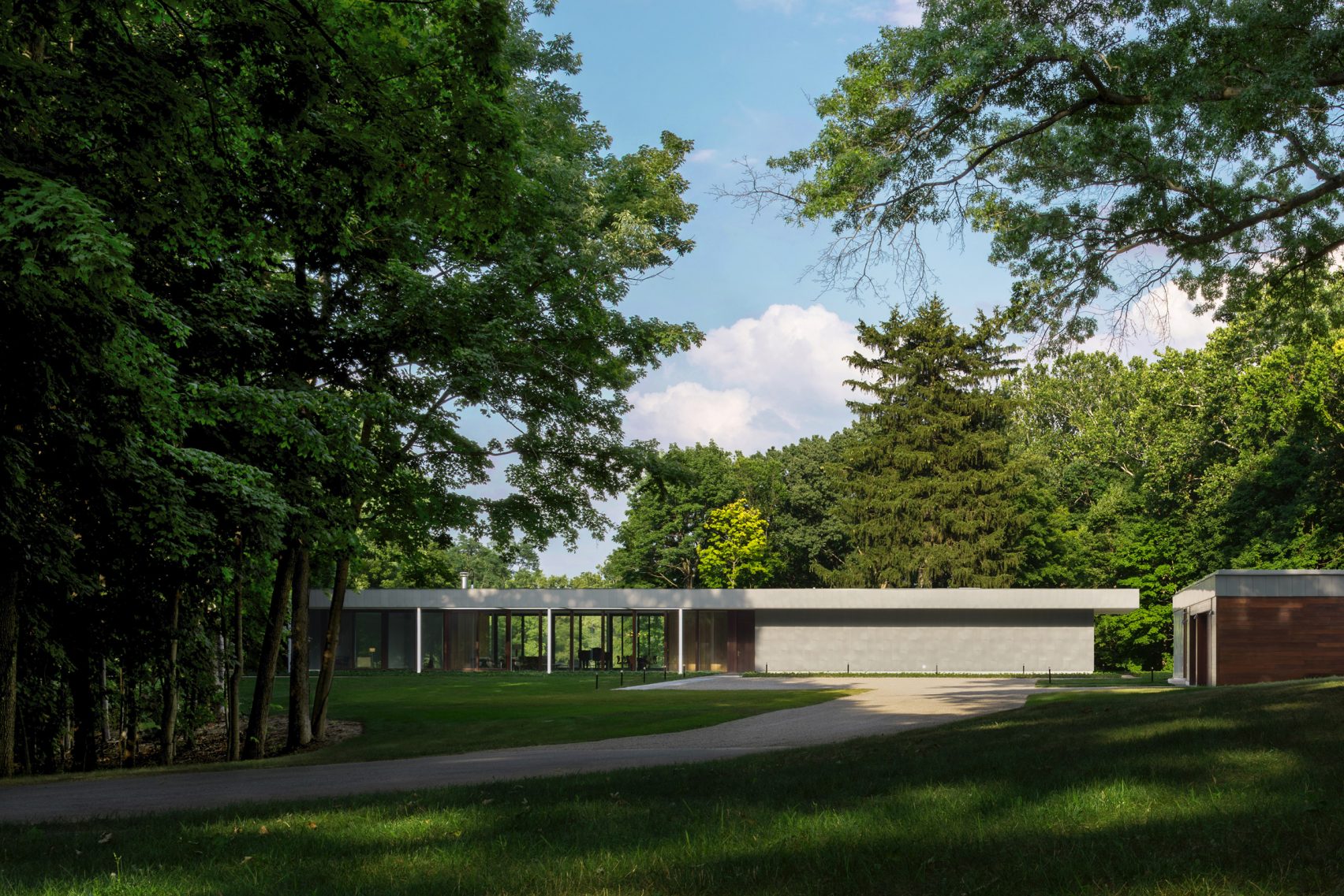 A-Mid-Century-Modern-Home-in-Indiana-by-Deborah-Berke-Partners_9 A-Mid-Century-Modern-Home-in-Indiana-by-Deborah-Berke-Partners_9 A Mid-Century Modern Home in Indiana by Deborah Berke Partners_1 mid-century modern home A Mid-Century Modern Home in Indiana by Deborah Berke Partners A Mid Century Modern Home in Indiana by Deborah Berke Partners 9
