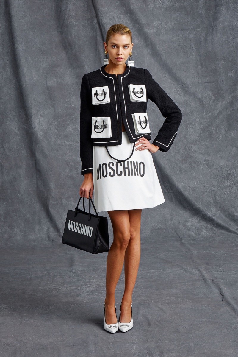 moschino-020-1366 moschino-020-1366 8 Italian Fashion Brands & Stores You Have to Visit in Milan italian fashion brands 8 Italian Fashion Brands & Stores You Have to Visit in Milan moschino 020 1366