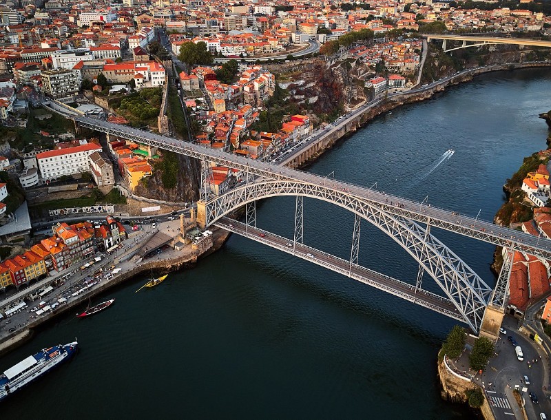 10 Things to do in Porto Guaranteed to Make You Fall in Love with It! things to do in porto 10 Things to do in Porto Guaranteed to Make You Fall in Love with It! 1200px Dom Lu  s I Bridge 36961760686