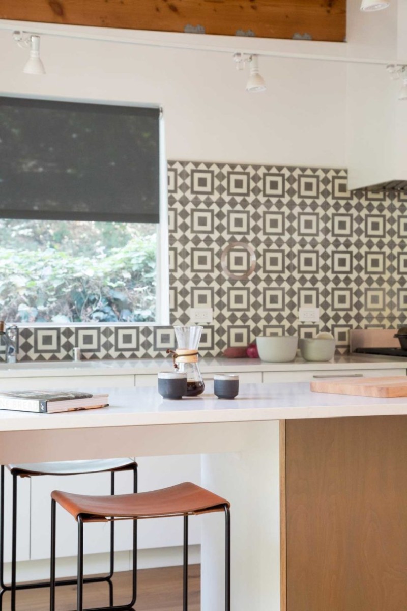 A-Mid-Century-Modern-Home-Sits-on-a-Hillside-of-Dreamy-Los-Angeles-2 A-Mid-Century-Modern-Home-Sits-on-a-Hillside-of-Dreamy-Los-Angeles-2 mid-century modern home A Mid-Century Modern Home Sits on a Hillside of Dreamy Los Angeles A Mid Century Modern Home Sits on a Hillside of Dreamy Los Angeles 2