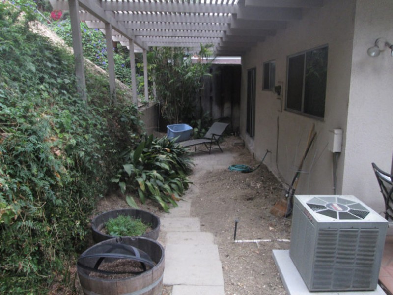 BEFORE-A-Mid-Century-Modern-Home-Sits-on-a-Hillside-of-Dreamy-Los-Angeles-2 BEFORE-A-Mid-Century-Modern-Home-Sits-on-a-Hillside-of-Dreamy-Los-Angeles-2 mid-century modern home A Mid-Century Modern Home Sits on a Hillside of Dreamy Los Angeles BEFORE A Mid Century Modern Home Sits on a Hillside of Dreamy Los Angeles 2