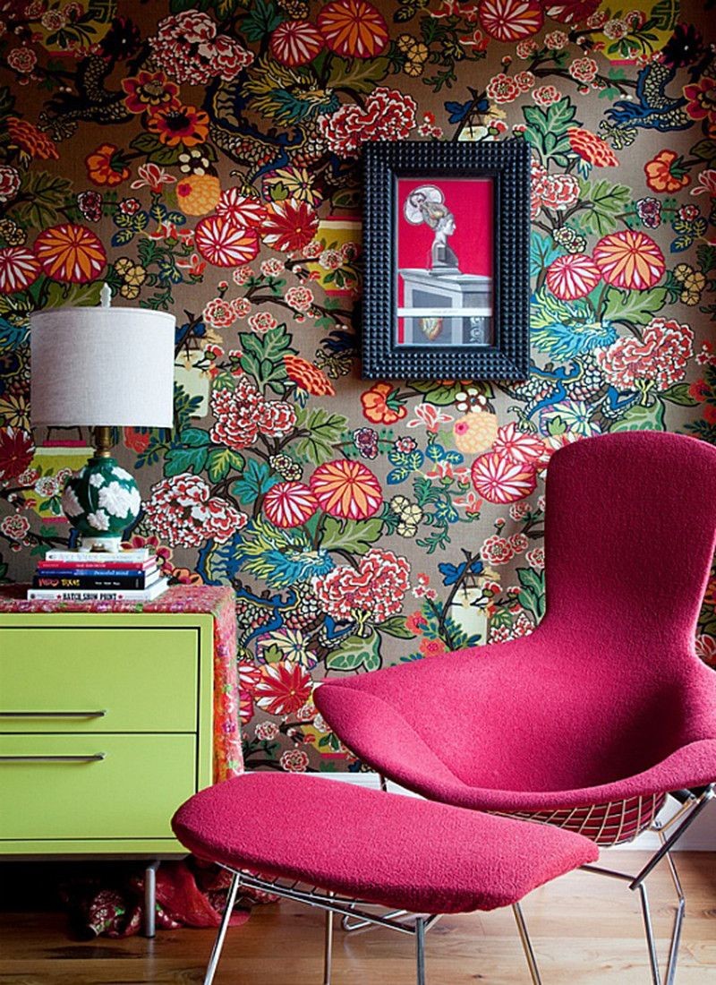 8 Floral Wallpapers that Will Bring the Outdoors Into your Living Room floral wallpapers 8 Floral Wallpapers that Will Bring the Outdoors Into your Living Room Eclectic floral wallpaper