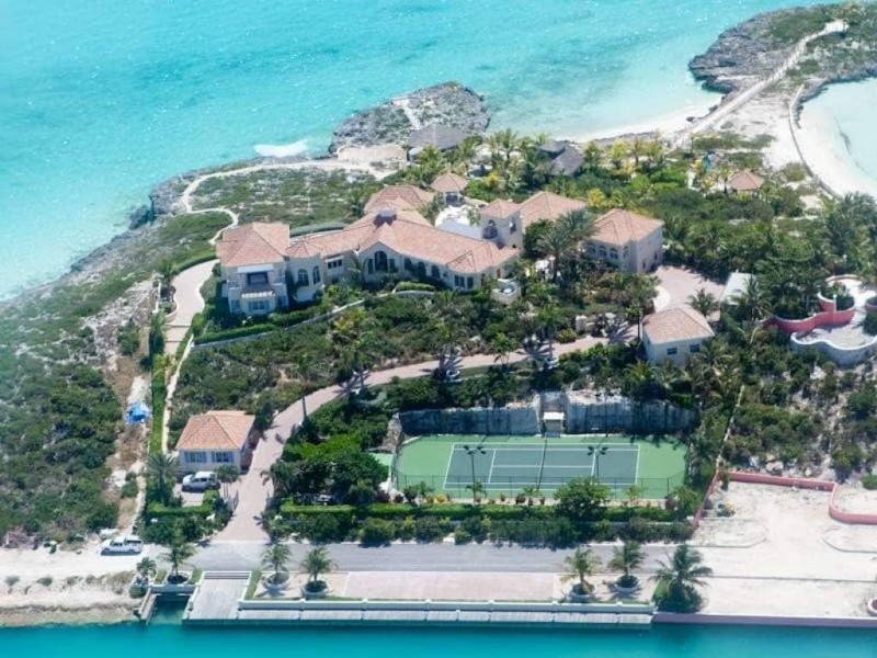 Celebrity Homes That Could Be Yours: Prince's Turks and Caicos Mansion celebrity homes Celebrity Homes That Could Be Yours: Prince’s Turks and Caicos Mansion prince turks and caicos house photos 12