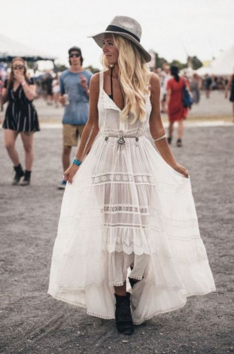 white-maxi-dress white-maxi-dress Reinvent Your Music Festival Outfits Without Looking Like an Amateur music festival outfits Reinvent Your Music Festival Outfits Without Looking Like an Amateur white maxi dress