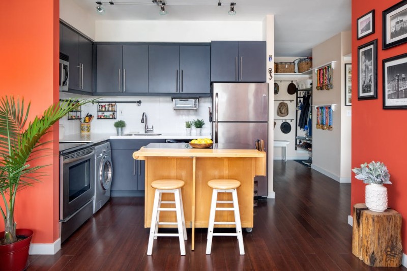 3 3 A Retro Chic Brooklyn Apartment w/ Breathtaking Views brooklyn apartment A Retro Chic Brooklyn Apartment w/ Breathtaking Views 3