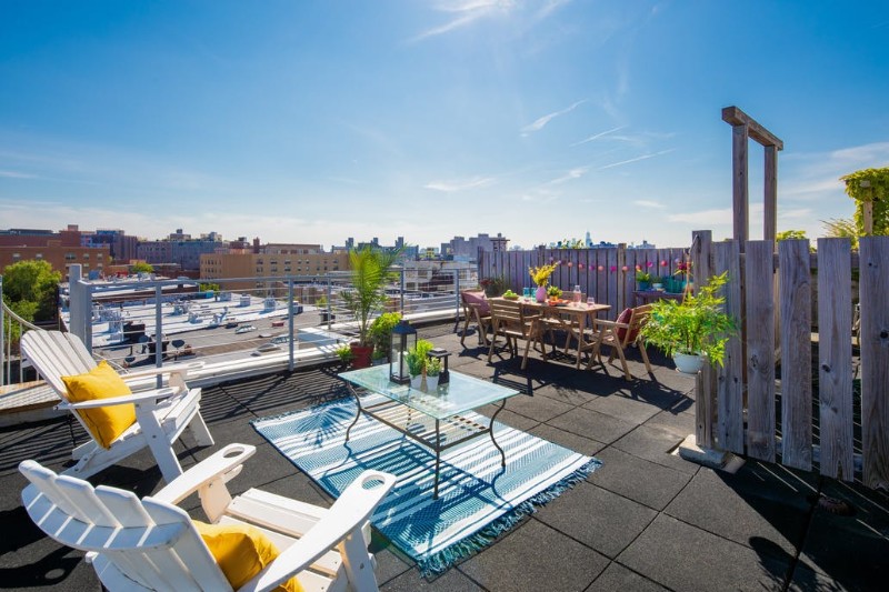 6 6 A Retro Chic Brooklyn Apartment w/ Breathtaking Views brooklyn apartment A Retro Chic Brooklyn Apartment w/ Breathtaking Views 6