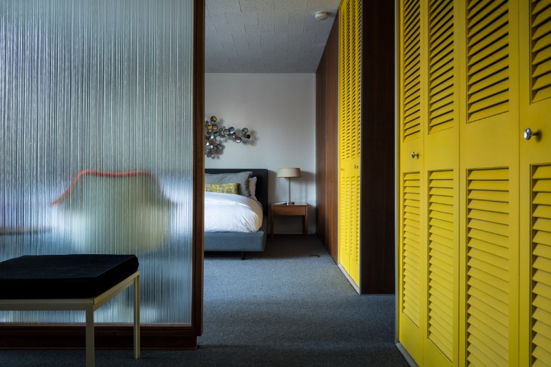 A 1960s Mid-Century Modern House in Indiana That's Been Kept Untouched mid-century modern house A 1960s Mid-Century Modern House in Indiana That’s Been Kept Untouched the frost house interiors preservation modernism indiana usa dezeen 2364 col 21