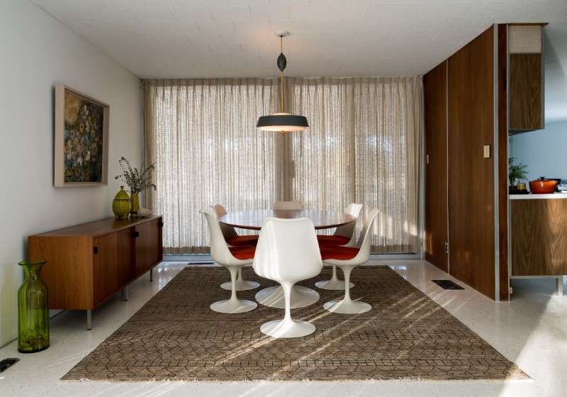 A 1960s Mid-Century Modern House in Indiana That's Been Kept Untouched mid-century modern house A 1960s Mid-Century Modern House in Indiana That’s Been Kept Untouched the frost house interiors preservation modernism indiana usa dezeen 2364 col 7