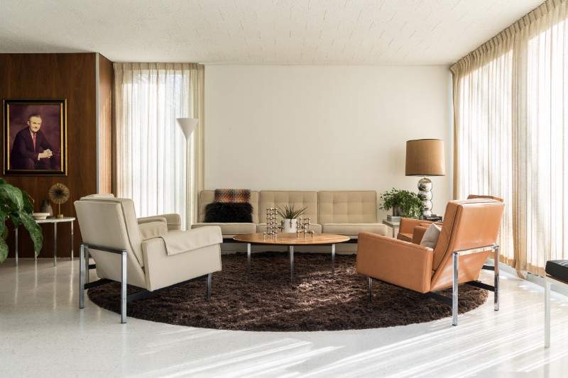 A 1960s Mid-Century Modern House in Indiana That's Been Kept Untouched mid-century modern house A 1960s Mid-Century Modern House in Indiana That’s Been Kept Untouched the frost house interiors preservation modernism indiana usa dezeen 2364 col 9