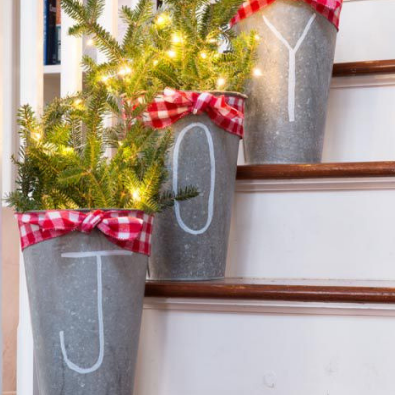 mini christmas trees 8 Adorable And Charming Mini Christmas Trees For Your Home Decor 8 Adorable And Charming Mini Christmas Trees For Your Home Decor 4