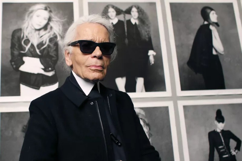 Karl Lagerfeld, The Iconic Chanel Designer Who Revolutionized Fashion_5 karl lagerfeld Karl Lagerfeld, The Iconic Chanel Designer Who Revolutionized Fashion Karl Lagerfeld The Iconic Chanel Designer Who Revolutionized Fashion 5